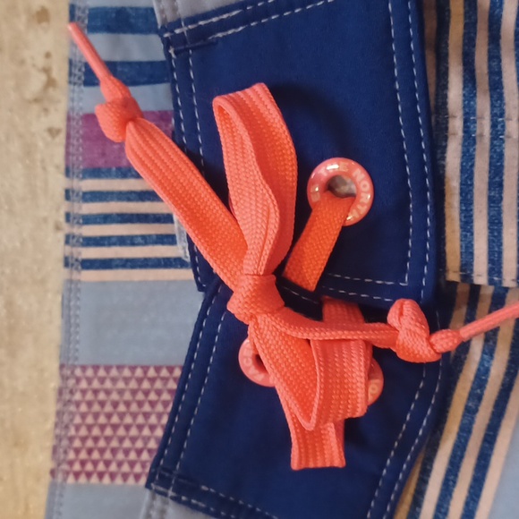 The North Face Patterned Board Shorts - Picture 3 of 7